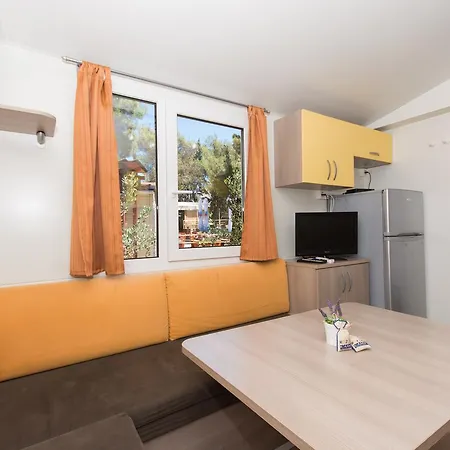 Holiday park Kamp Rozac 3*