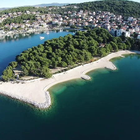 Kamp Rozac Holiday park 3*