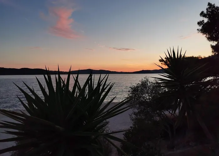 Kamp Rozac Τρογκίρ