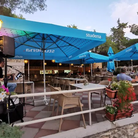 홀리데이파크 Kamp Rozac 3*