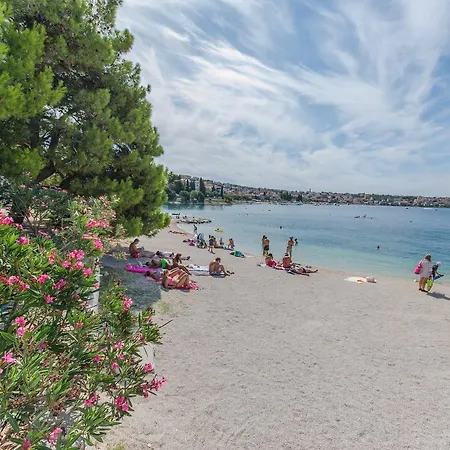 홀리데이파크 Kamp Rozac