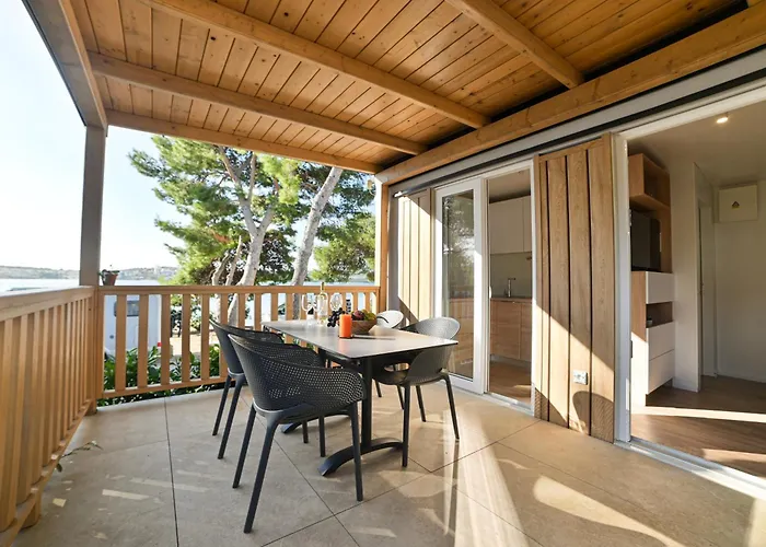 Kamp Rozac База отдыха Трогир