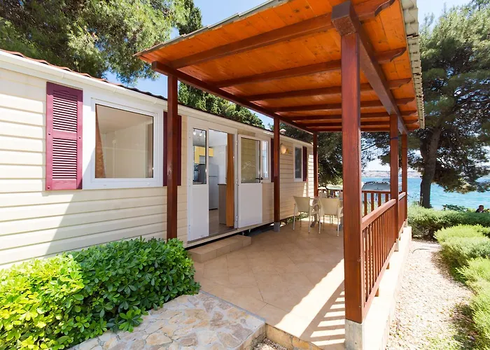 Kamp Rozac База отдыха Трогир