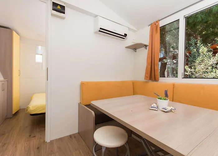 Kamp Rozac Трогир